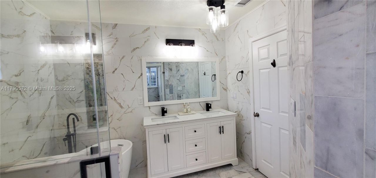 9042 Silver Glen Way, Lake Worth, FL 33467 Photo