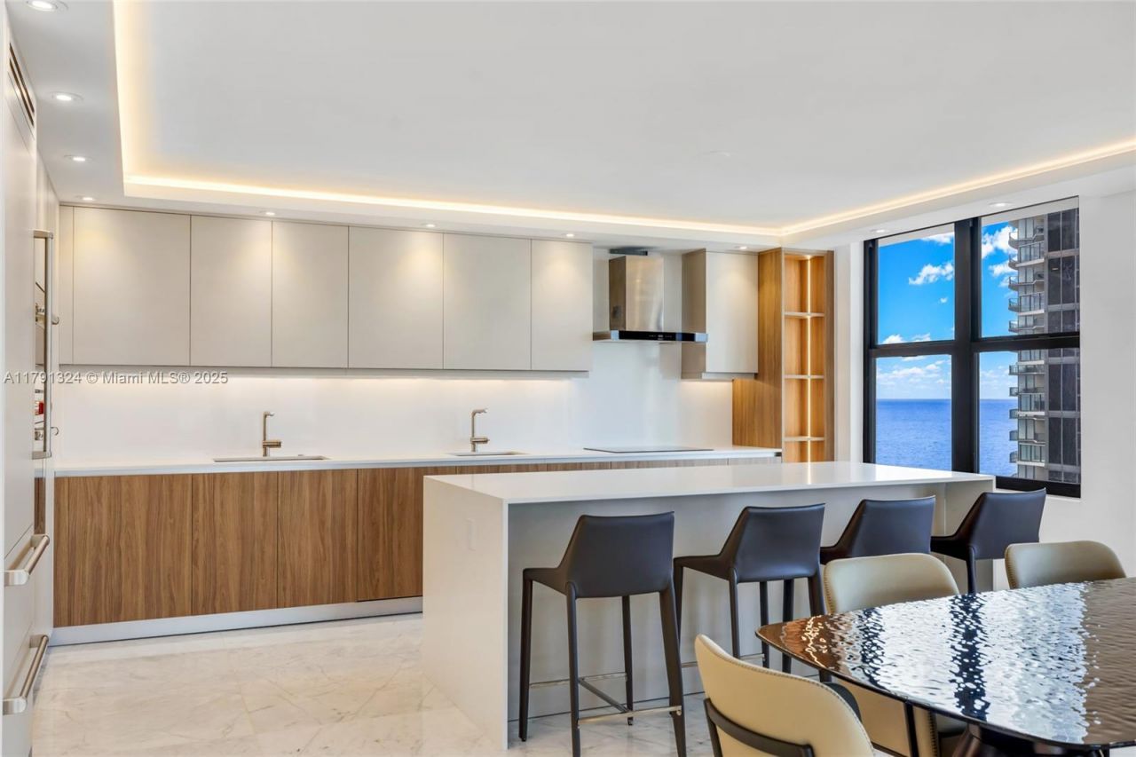 9801 Collins Ave, Unit 17R, Bal Harbour, FL 33154 Photo