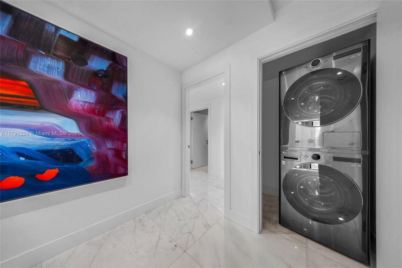 9801 Collins Ave, Unit 17R, Bal Harbour, FL 33154 Photo