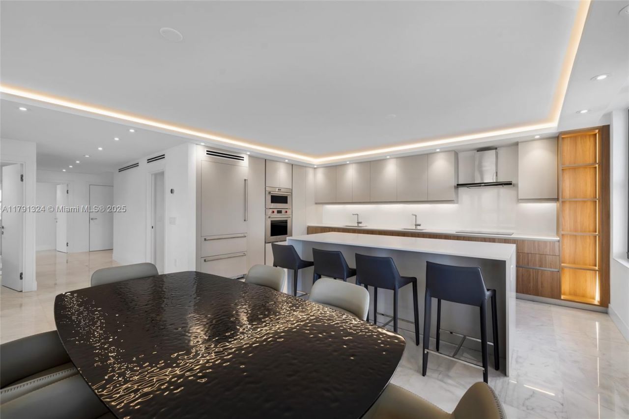 9801 Collins Ave, Unit 17R, Bal Harbour, FL 33154 Photo