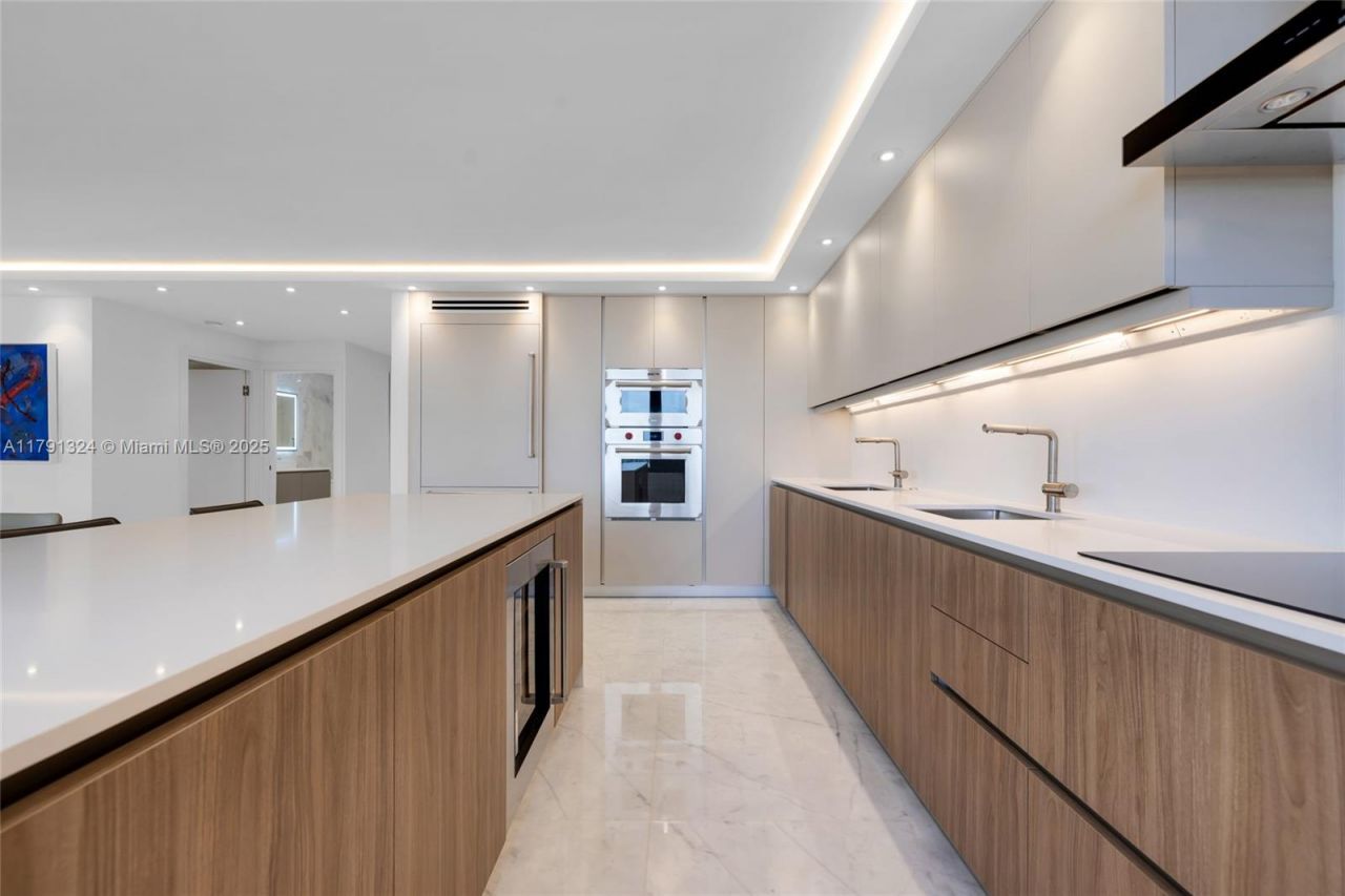 9801 Collins Ave, Unit 17R, Bal Harbour, FL 33154 Photo