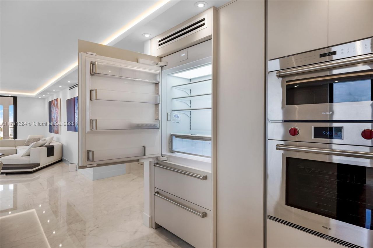 9801 Collins Ave, Unit 17R, Bal Harbour, FL 33154 Photo