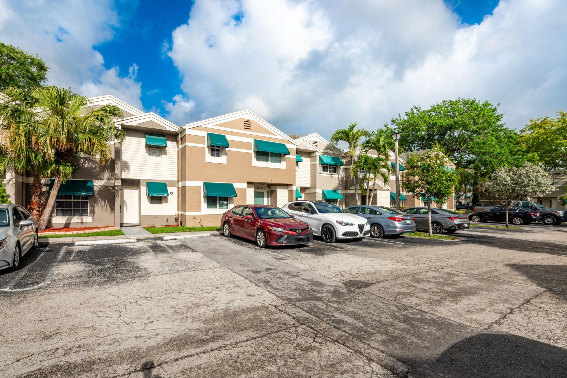 1000 Saint Charles Place, Unit 215, Pembroke Pines, FL 33026 Photo