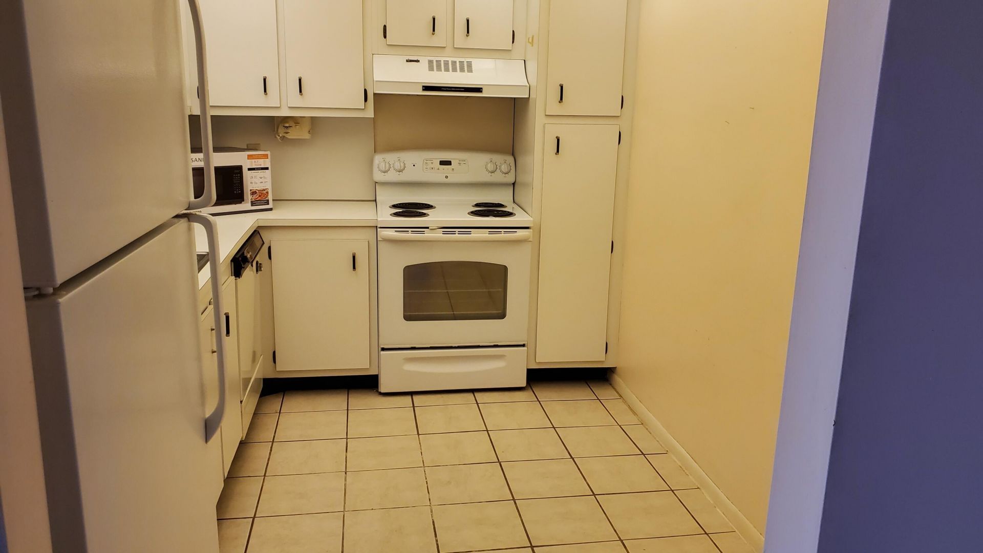 1000 Saint Charles Place, Unit 215, Pembroke Pines, FL 33026 Photo