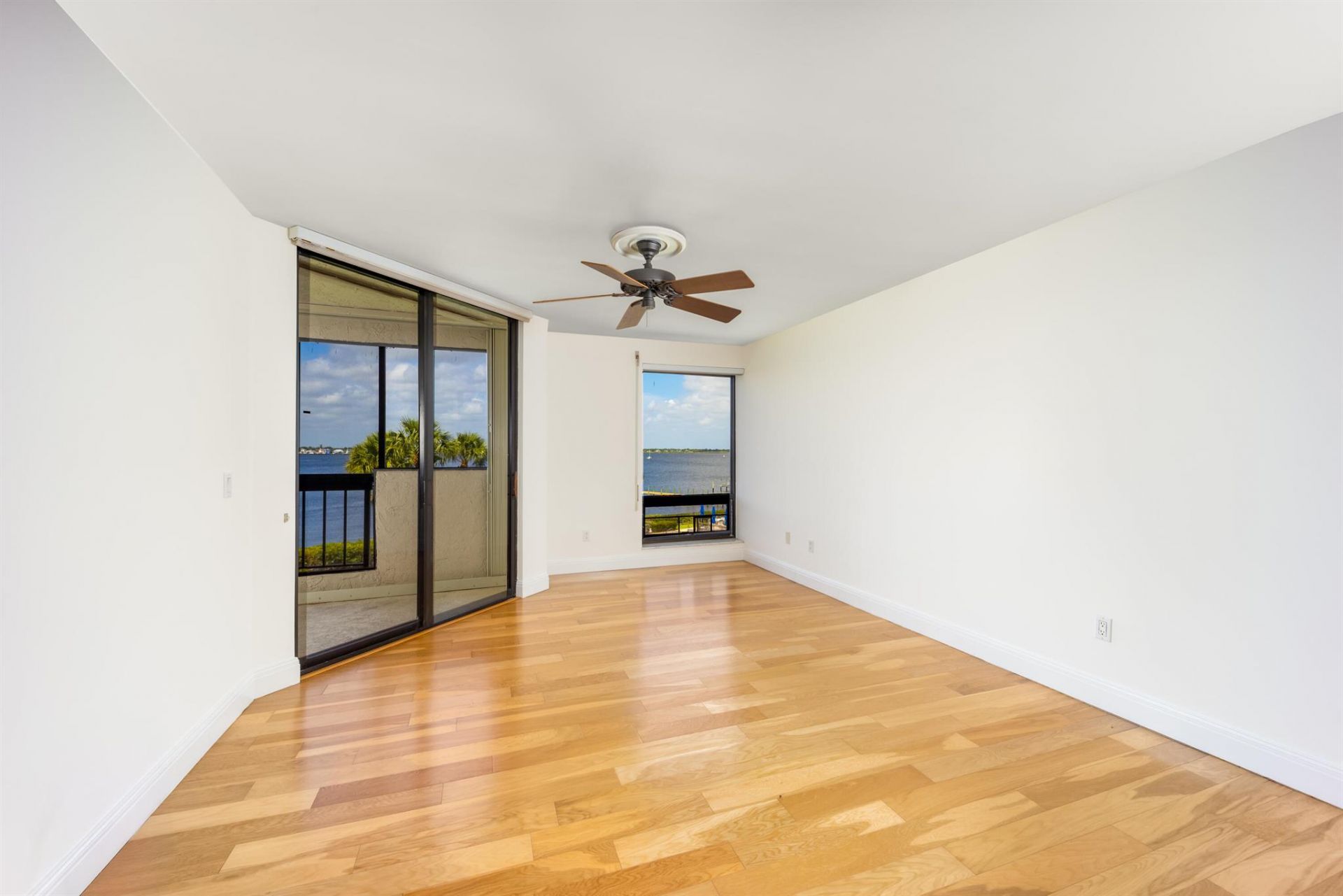 625 NW North River Drive, Unit 303, Stuart, FL 34994 Photo