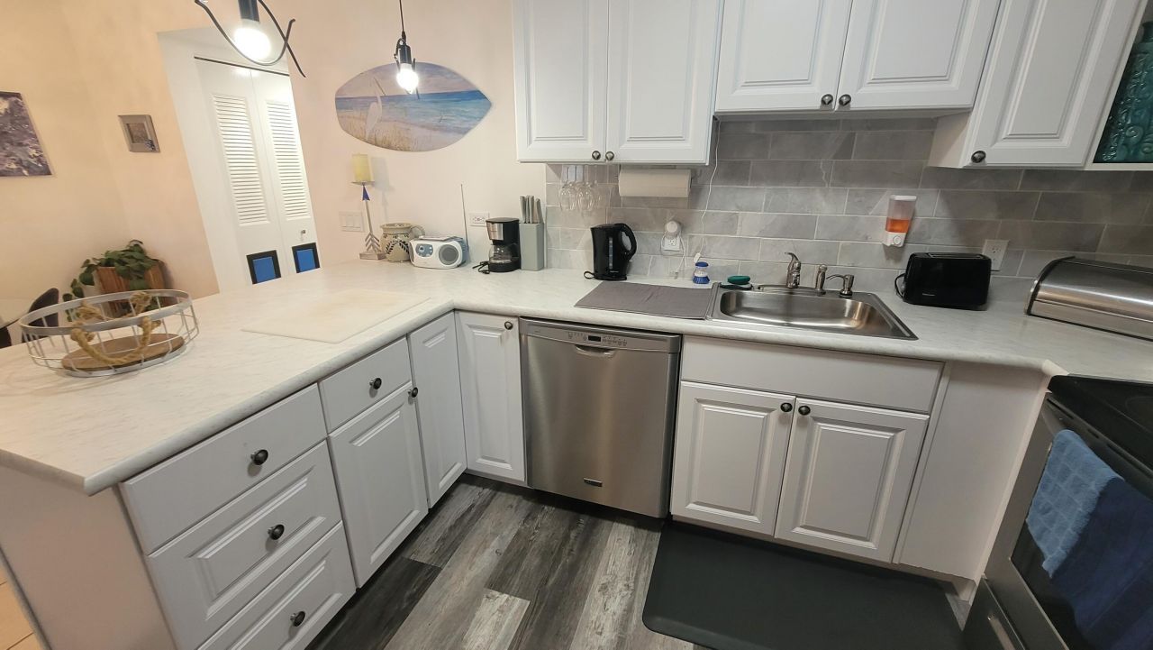 201 Kent L, West Palm Beach, FL 33417 Photo