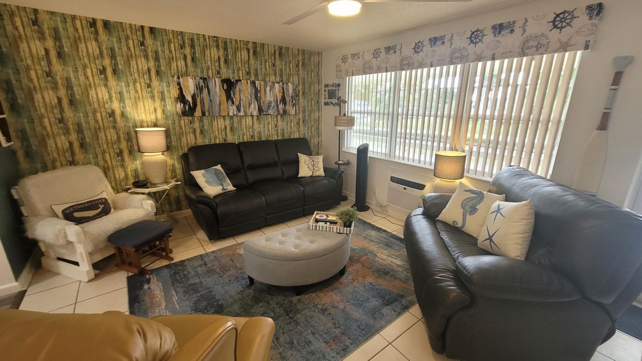 201 Kent L, West Palm Beach, FL 33417 Photo