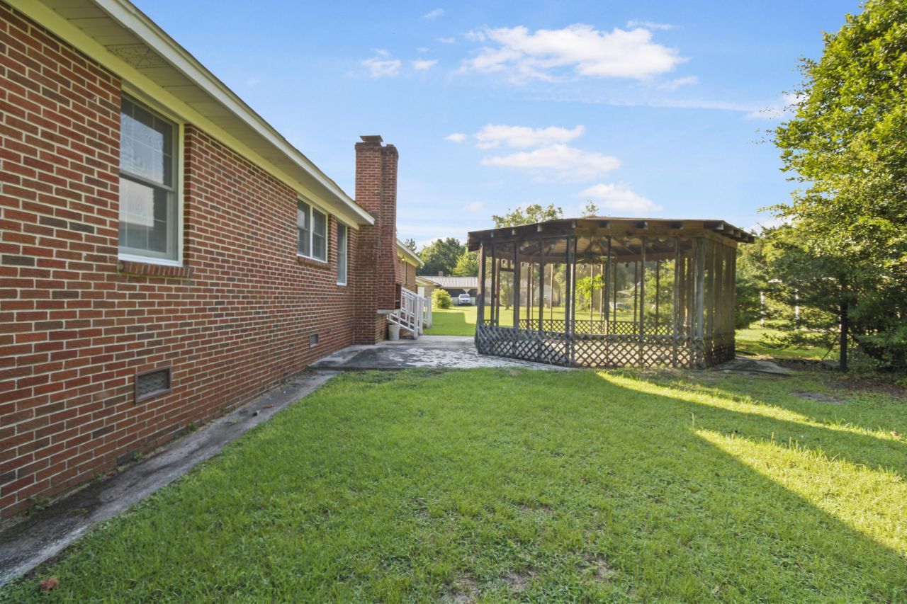 4230 Voorhees Road Photo 4