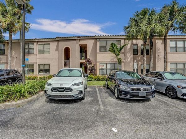 2986 S University Dr, Unit 8201, Davie, FL 33328