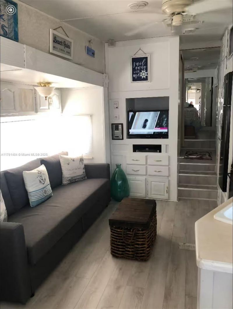 325 Calusa St #5, Key Largo, FL 33037 Photo