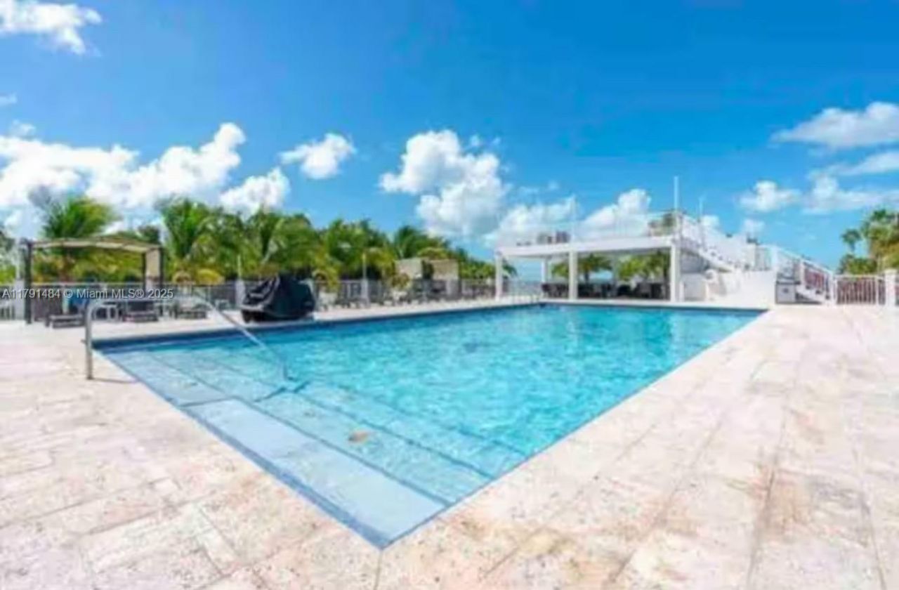 325 Calusa St #5, Key Largo, FL 33037 Photo