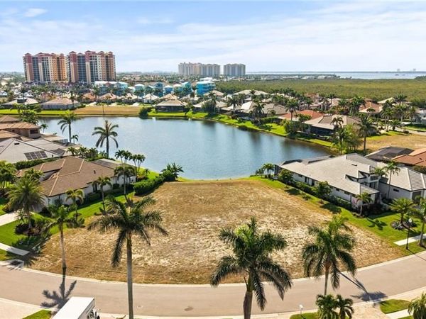 1922 Harbour CIR, CAPE CORAL, FL 33914