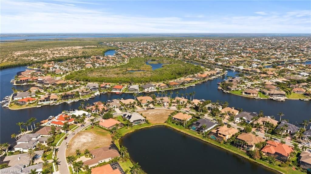 1922 Harbour Cir, Cape Coral, FL 33914 Photo