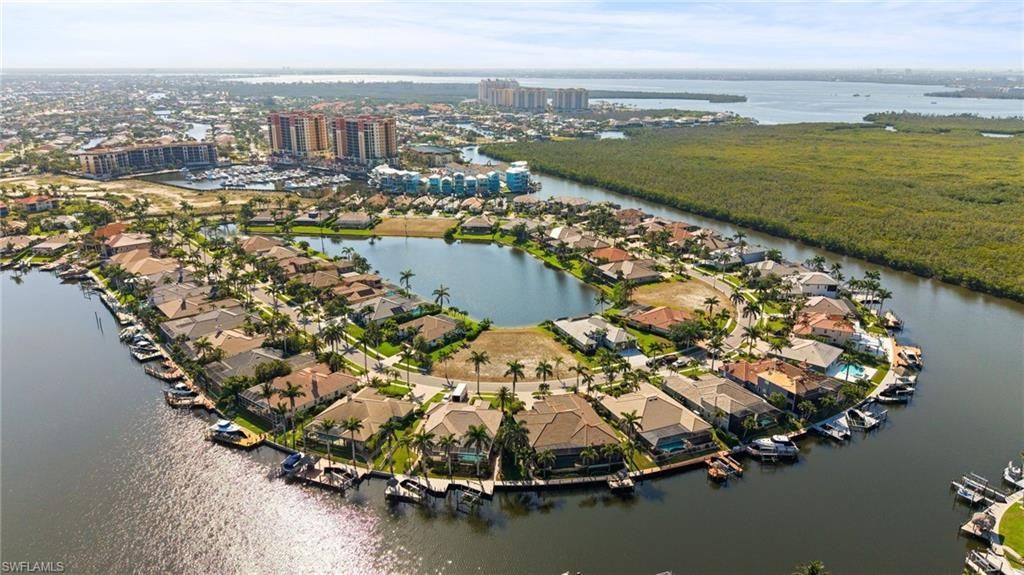 1922 Harbour Cir, Cape Coral, FL 33914 Photo