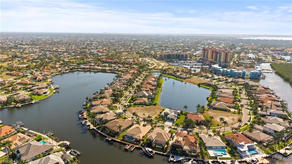 1922 Harbour Cir, Cape Coral, FL 33914 Photo