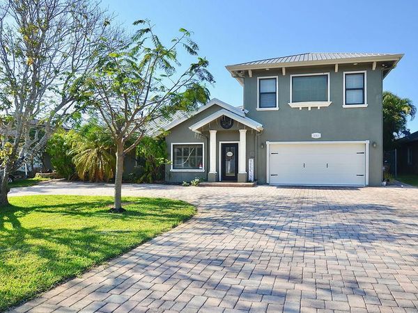283 NE Sagamore Terrace, Port St. Lucie, FL 34983