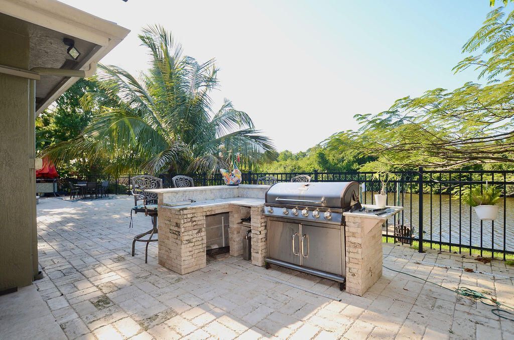 283 NE Sagamore Terrace, Port Saint Lucie, FL 34983 Photo