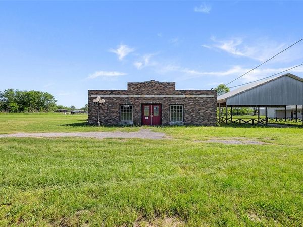 447 N Commerce, Marquez, TX 77865