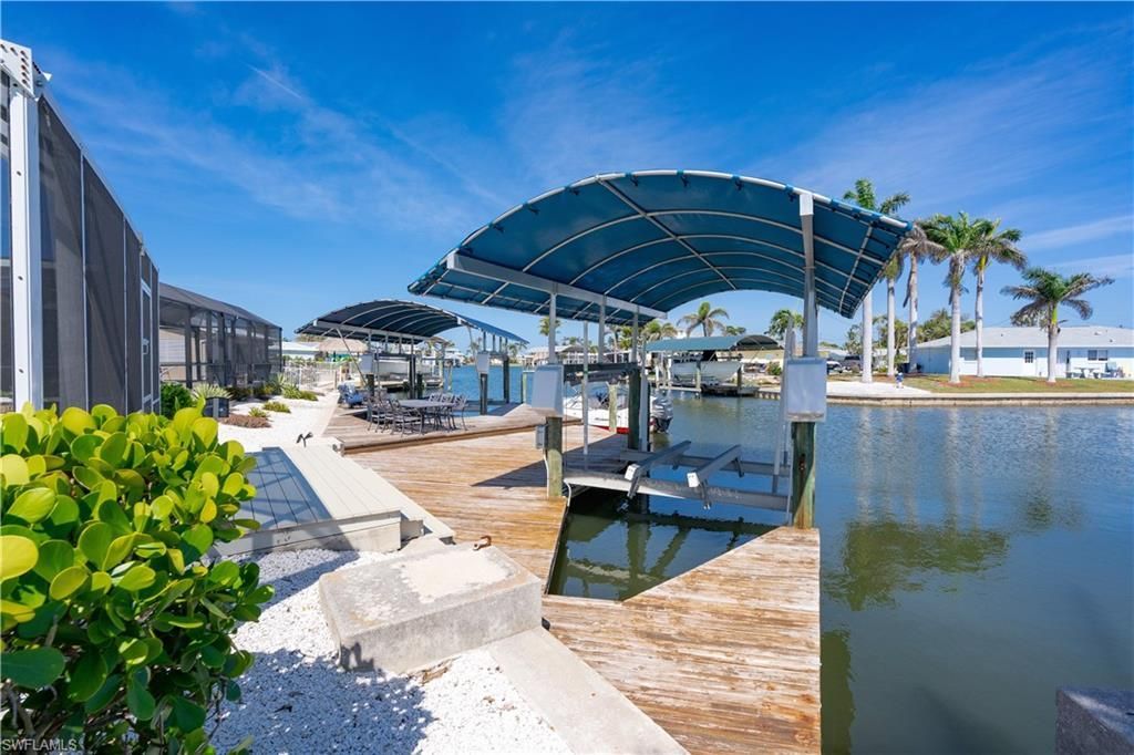 3226 Vacation Ln, Saint James City, FL 33956 Photo