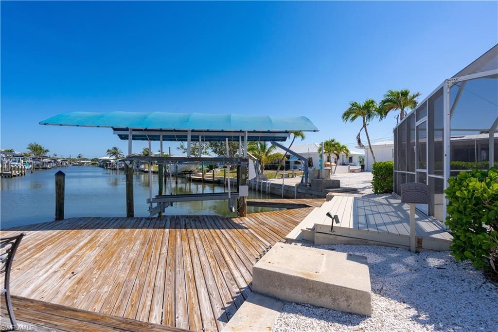 3226 Vacation Ln, Saint James City, FL 33956 Photo