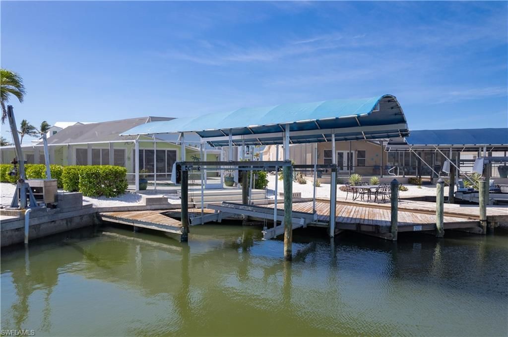 3226 Vacation Ln, Saint James City, FL 33956 Photo