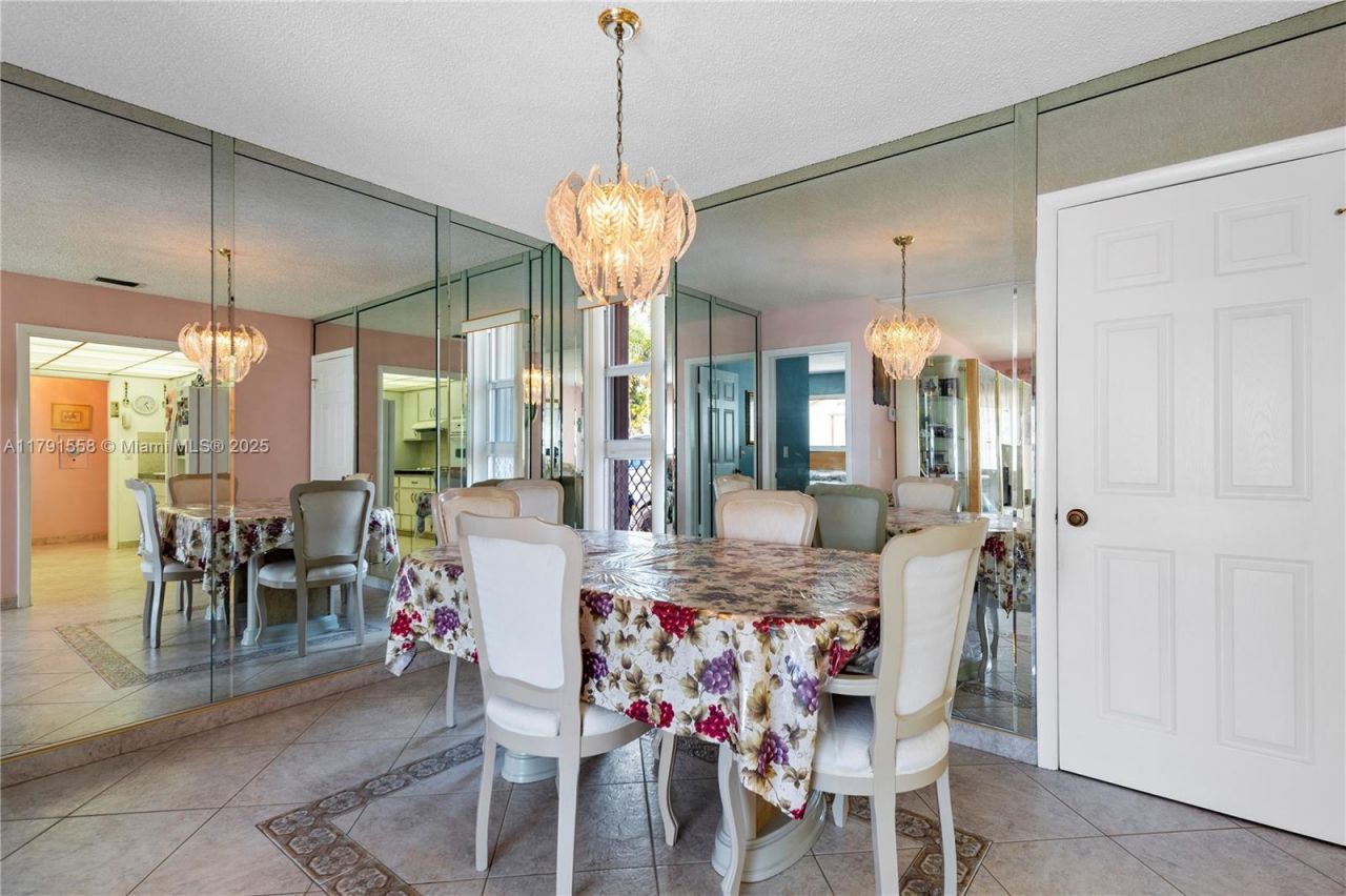 1124 NE 3rd St, Hallandale Beach, FL 33009 Photo