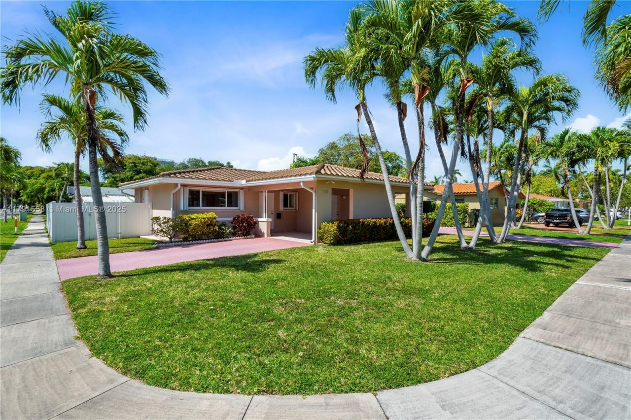 1124 NE 3rd St, Hallandale Beach, FL 33009 Photo