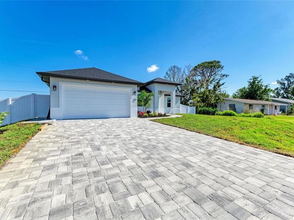 380 HOLLY ROAD, VENICE, FL 34293