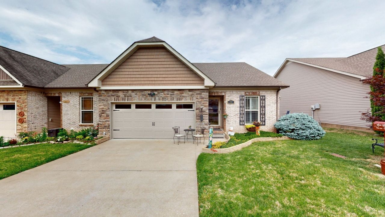 92 Whitman Xing, Clarksville, TN 37043 Main Photo