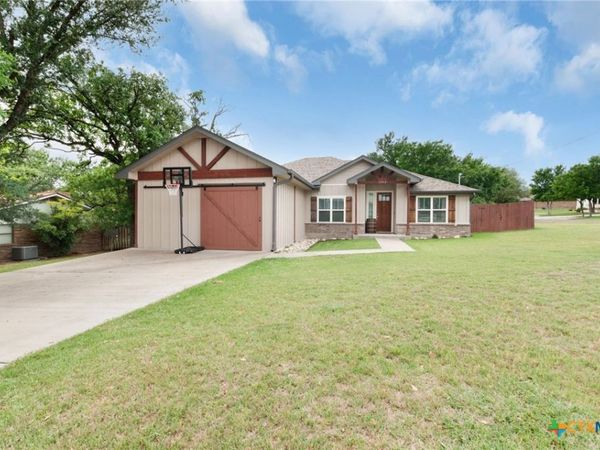 1202 S Willis Street, Lampasas, TX 76550