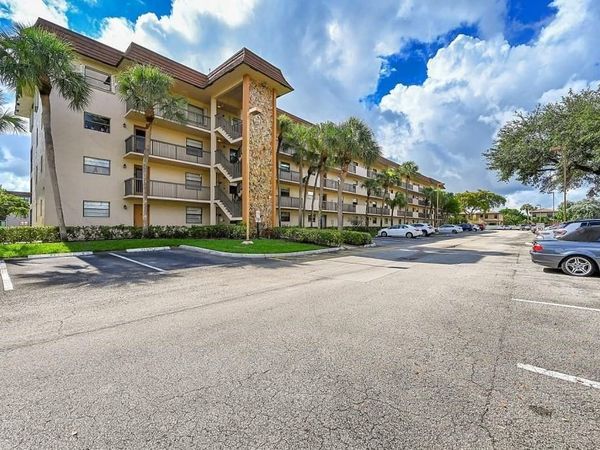 6095 N Sabal Palm Boulevard, Unit 212, Tamarac, FL 33319