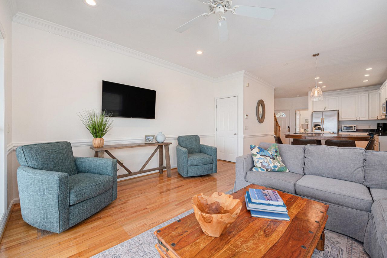 126 W 2nd Street Photo 12