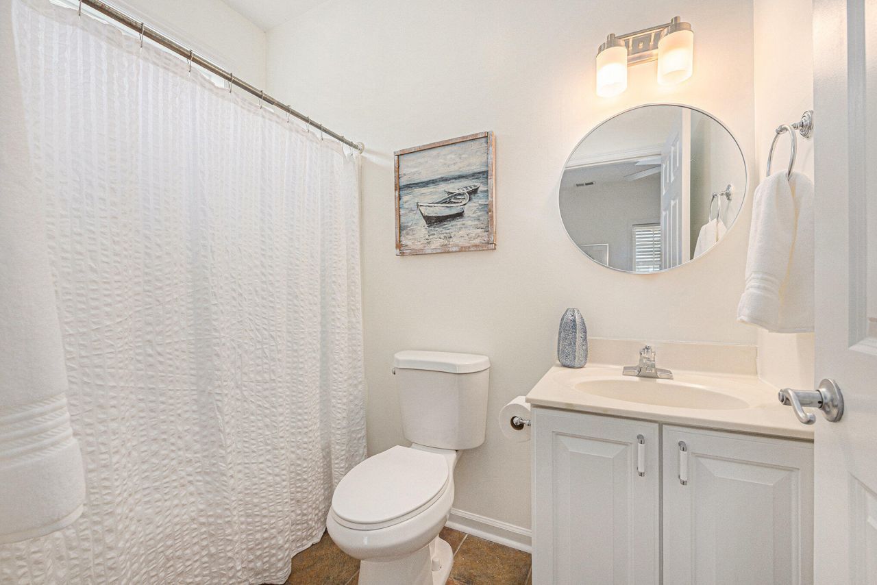 126 W 2nd Street Photo 16