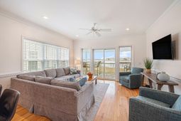 126 W 2nd Street photo 4