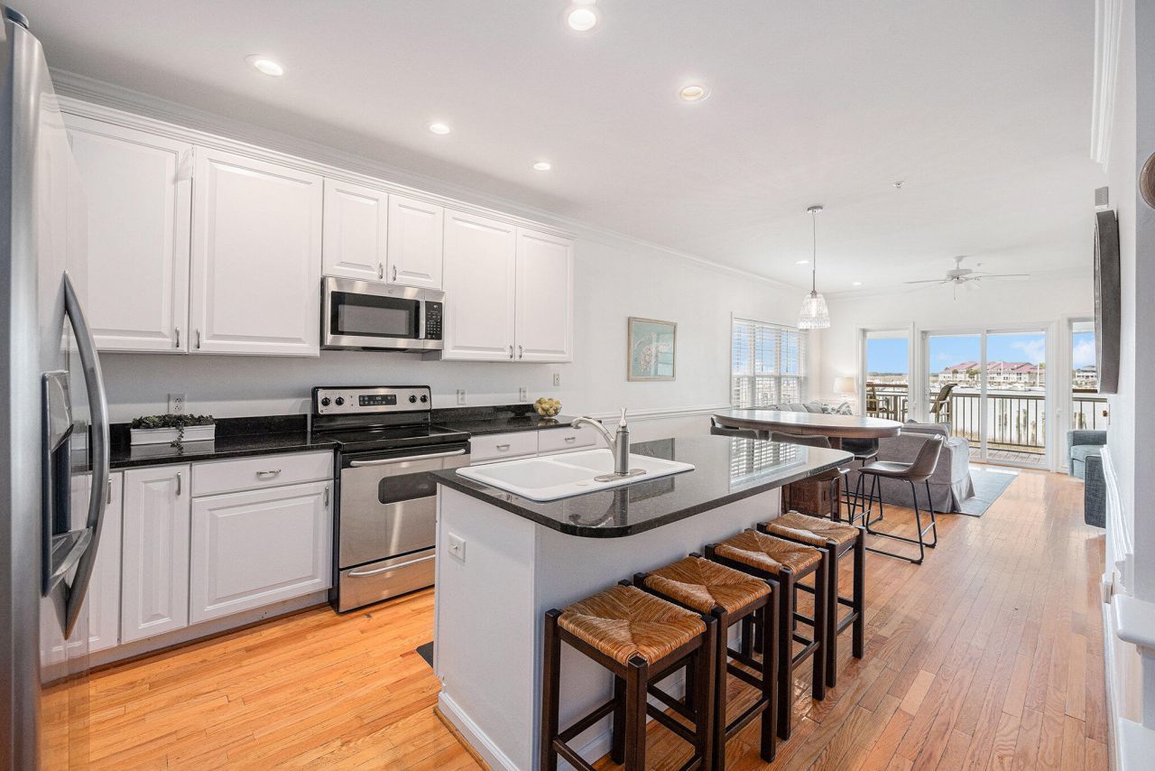 126 W 2nd Street Photo 8