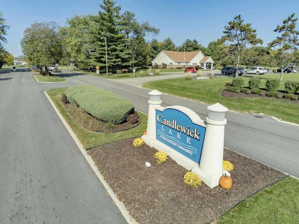 117 Brandywine Drive, Poplar Grove, IL 61065