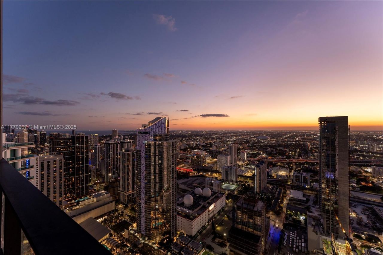 1000 Biscayne Blvd, Unit 5801, Miami, FL 33132 Photo