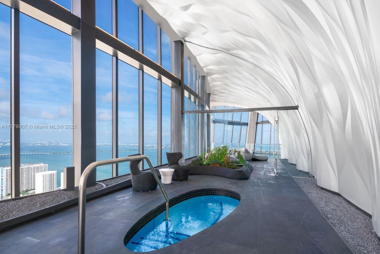 1000 Biscayne Blvd, Unit 5801, Miami, FL 33132 Photo