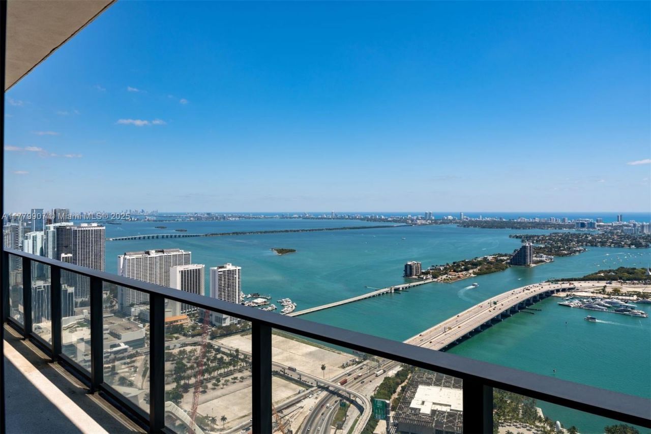 1000 Biscayne Blvd, Unit 5801, Miami, FL 33132 Photo
