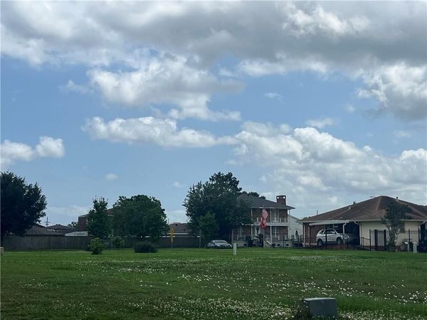 8412 CREOLE Drive, Chalmette, LA 70043