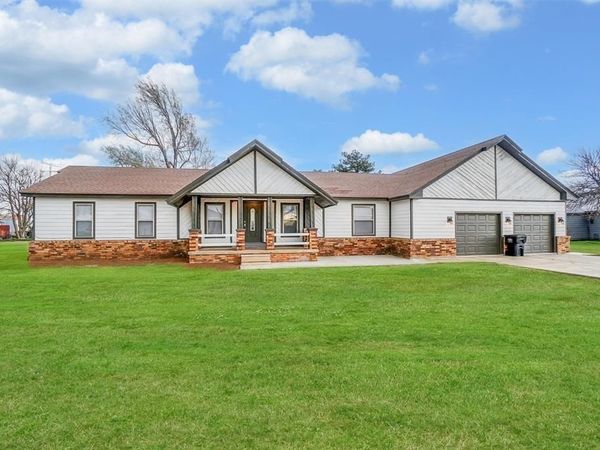 215 S 10th Street, Thomas, OK 73669