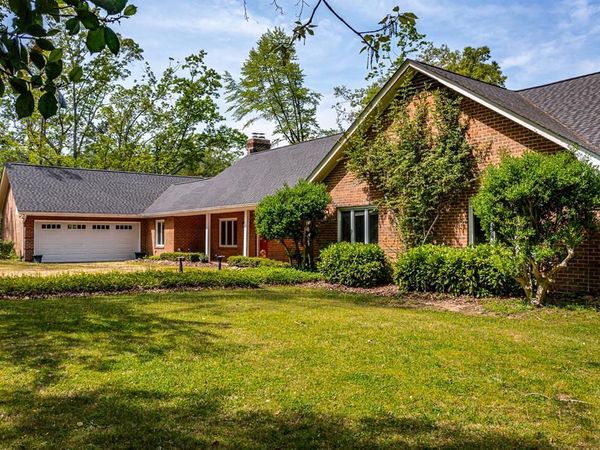 555 Rio Vista, WEEMS, VA 22576