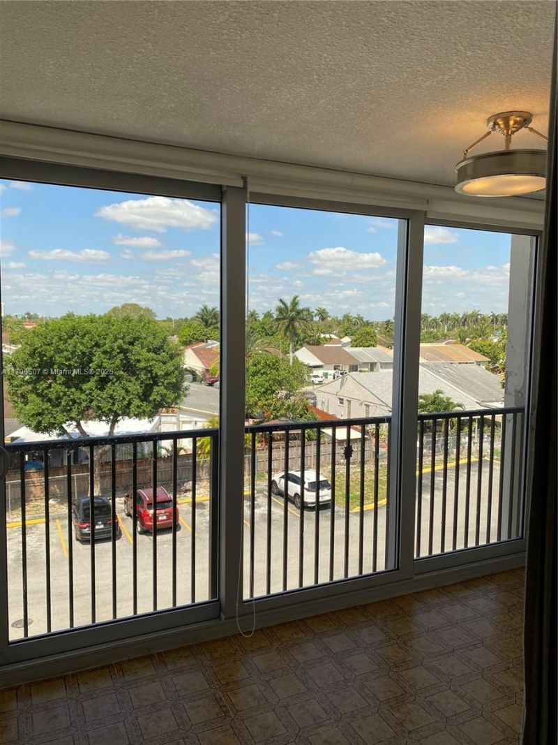9411 SW 4th St, Unit 404, Miami, FL 33174 Photo