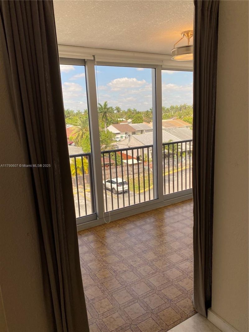 9411 SW 4th St, Unit 404, Miami, FL 33174 Photo