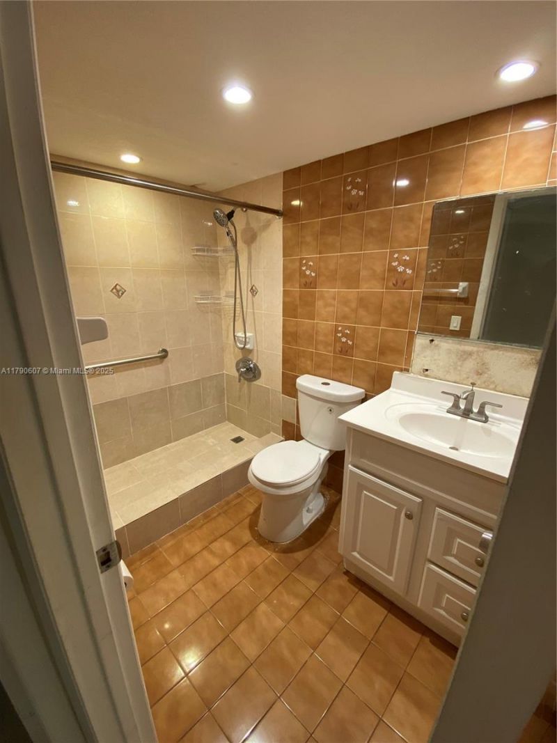 9411 SW 4th St, Unit 404, Miami, FL 33174 Photo