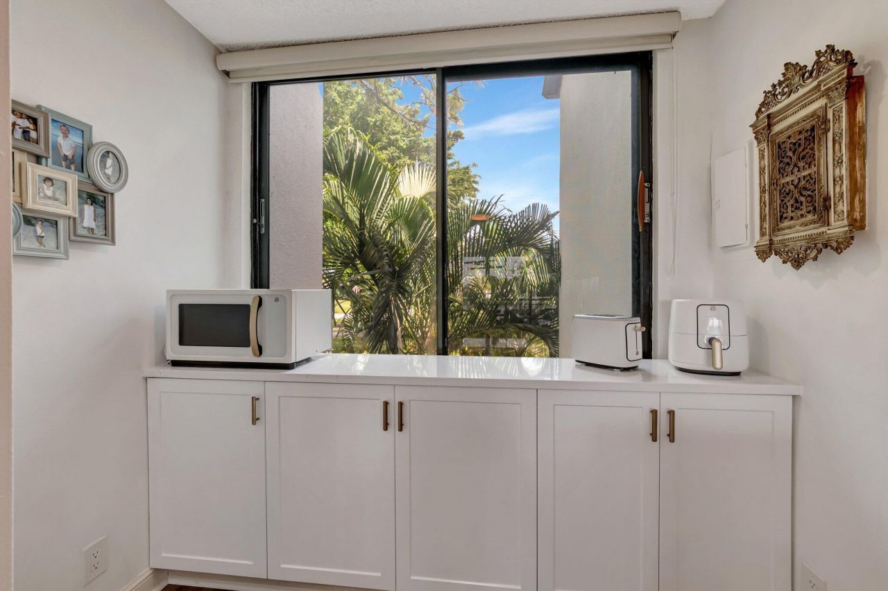 3310 Bridgewood Drive, Boca Raton, FL 33434 Photo