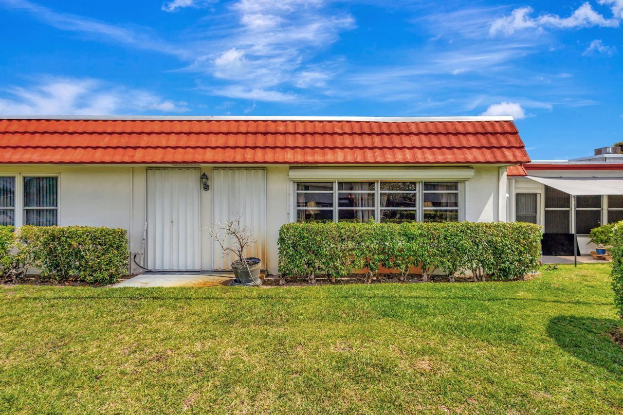 5800 Fernley Drive W, Unit 45, West Palm Beach, FL 33415 Photo
