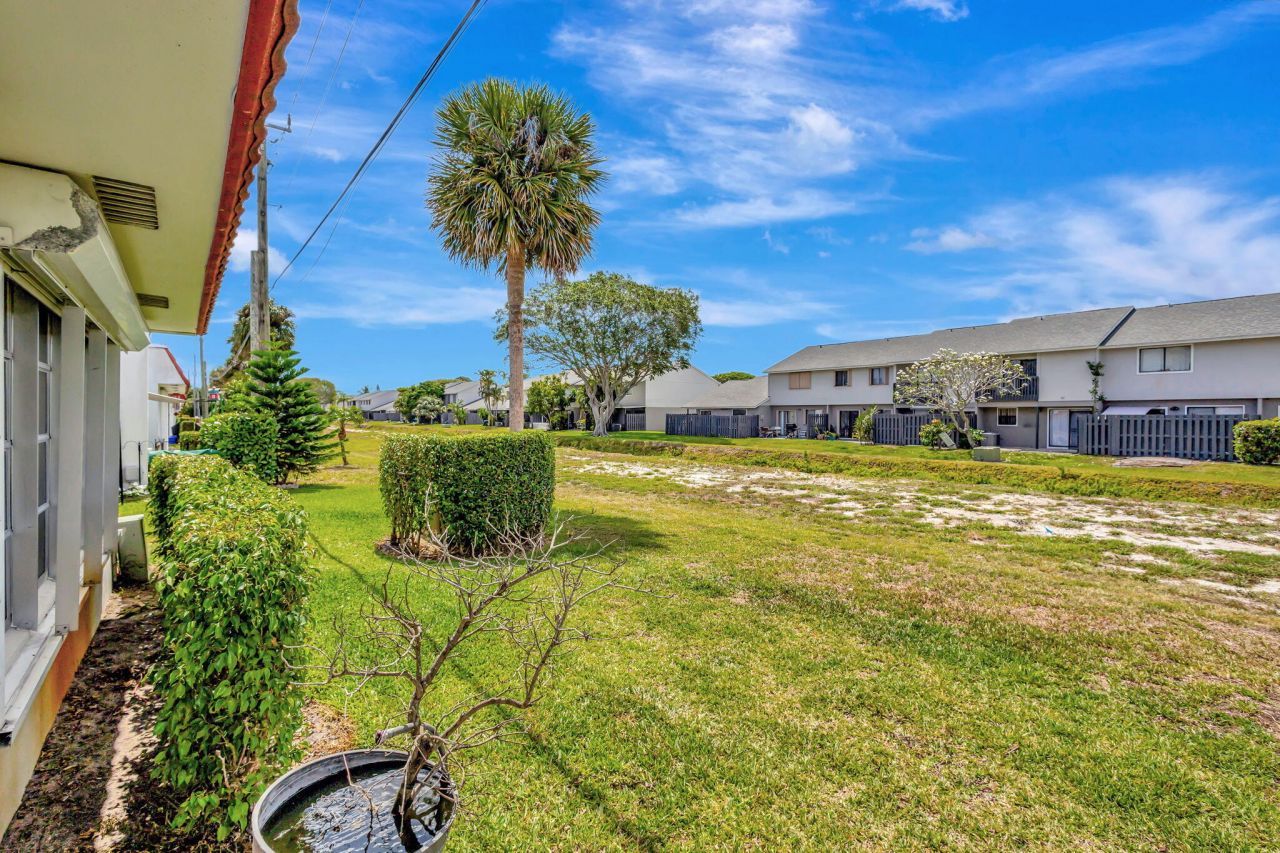 5800 Fernley Drive W, Unit 45, West Palm Beach, FL 33415 Photo