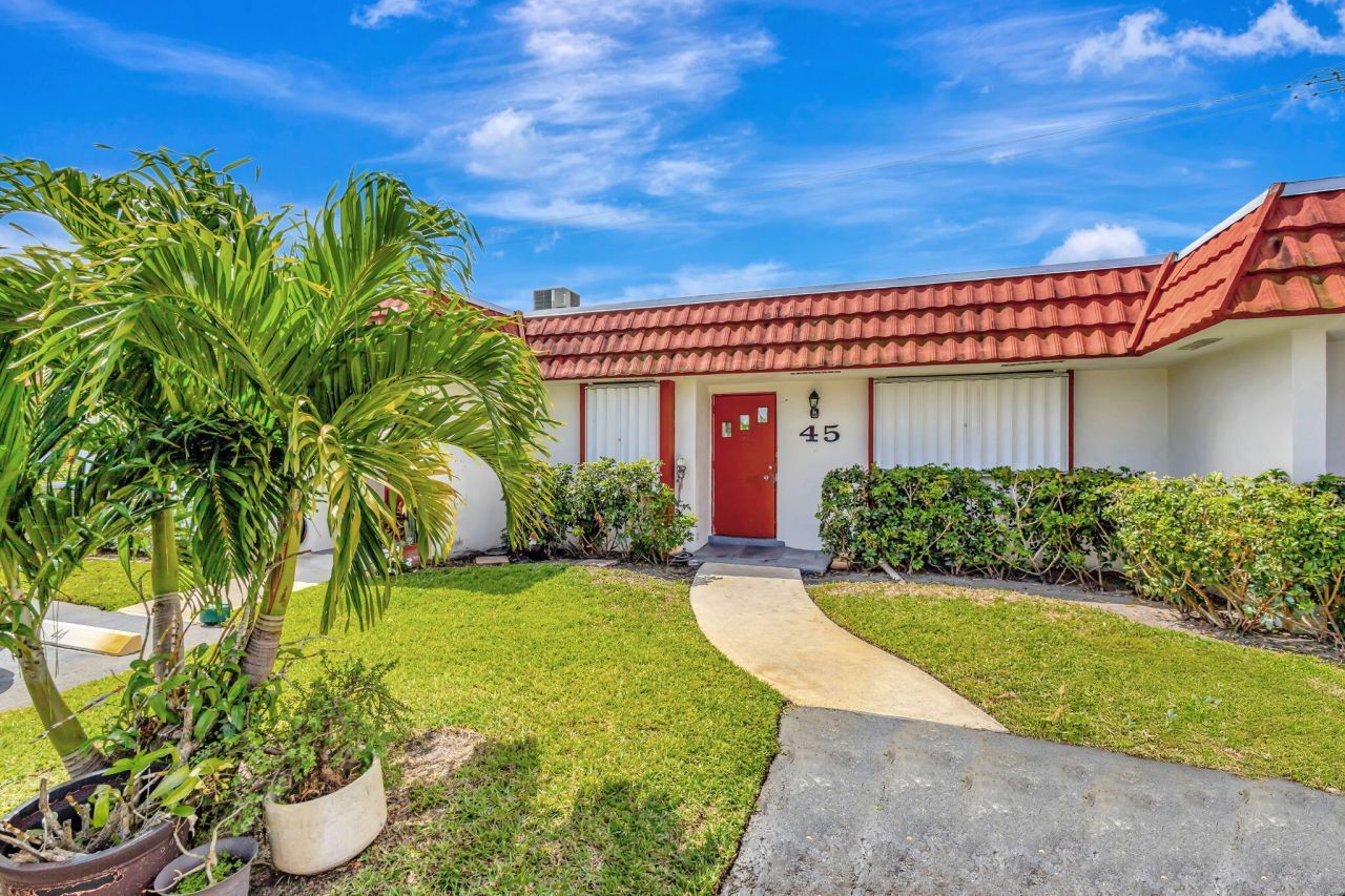 5800 Fernley Drive W, Unit 45, West Palm Beach, FL 33415 Photo