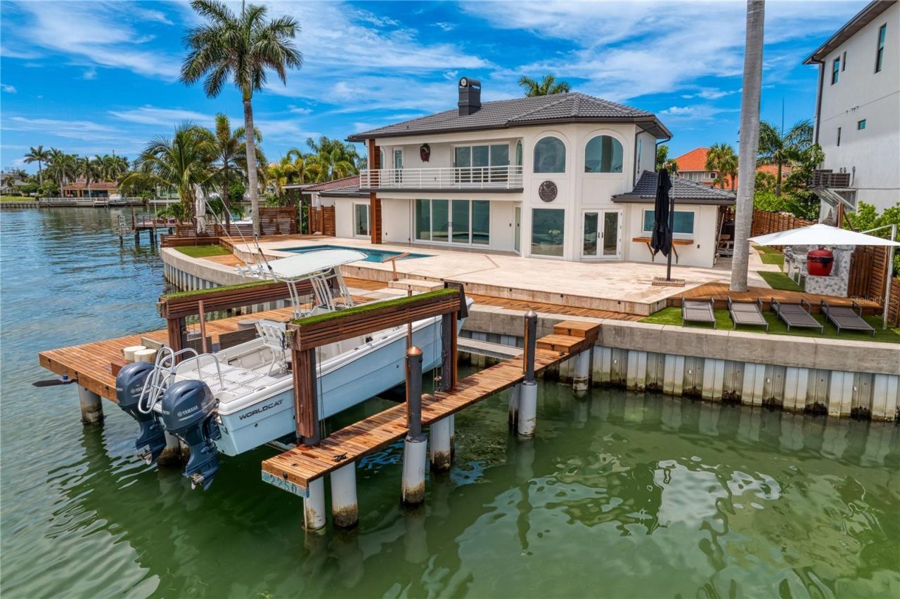 2250 Donato Drive, Belleair Beach, FL 33786 Photo